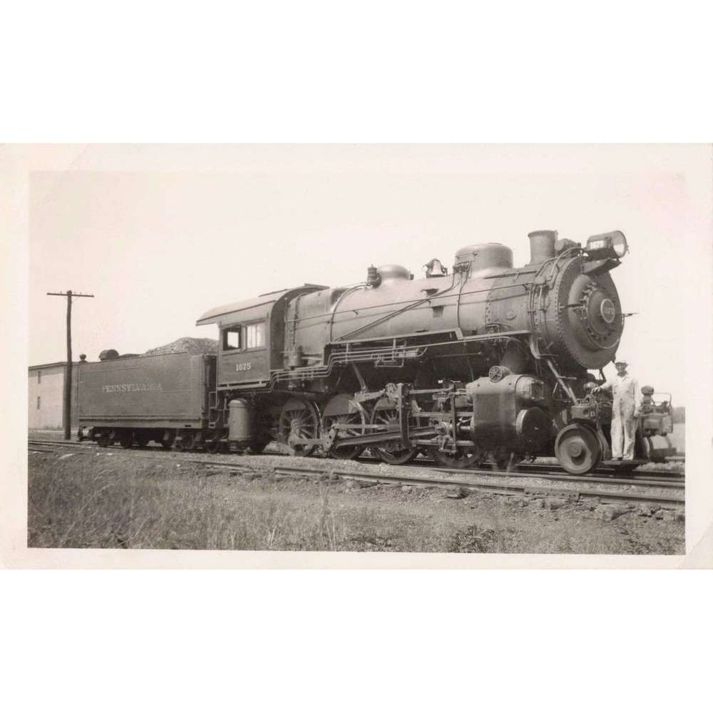 PRR Pennsylvania Railroad 2-8-0 #1675 H9s Steam Locomotive Crew Photo 1940
